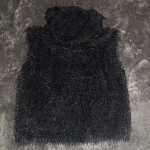 AKIRA SOFT BLACK TOP